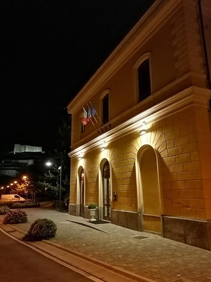 Auberge De La Gare - Dortoir & Ostello Hone Exteriör bild